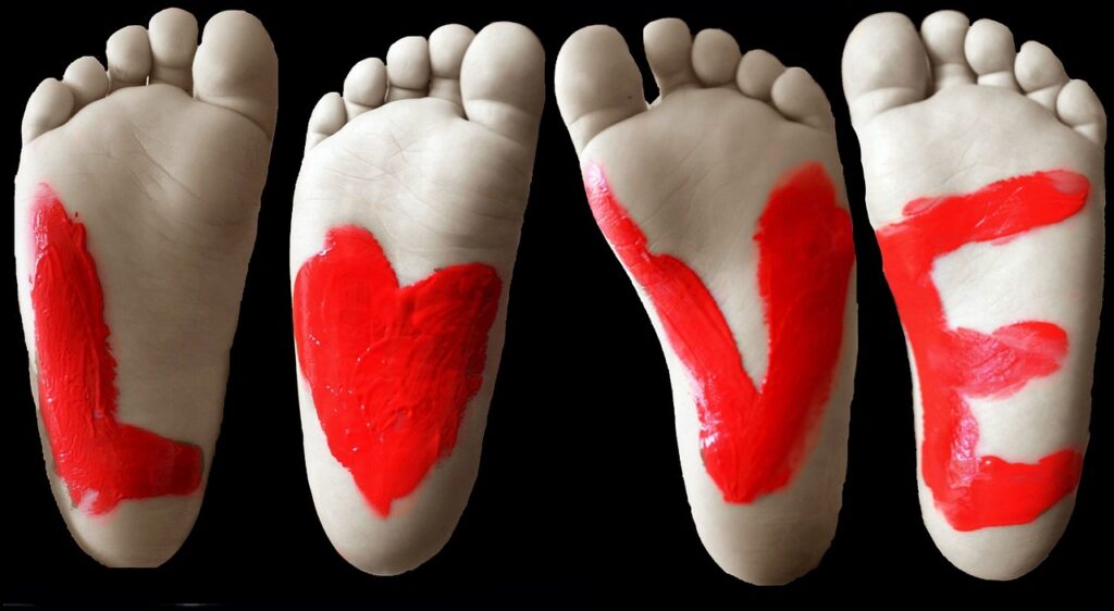 feet, infant, love-261750.jpg